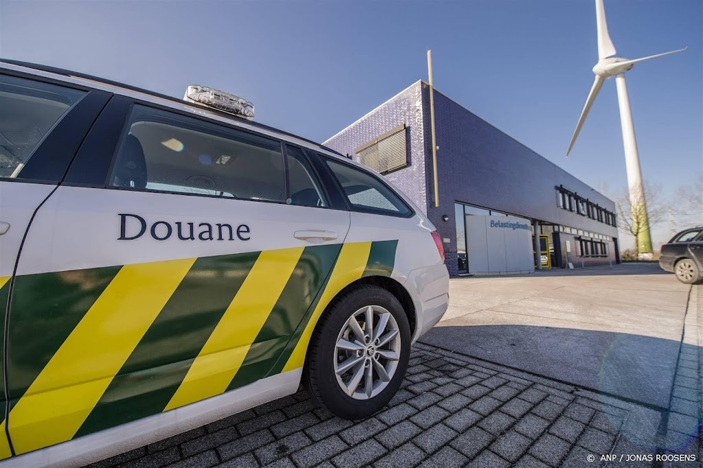Douane vindt 449 kilo coke tussen de bananen in haven Vlissingen 