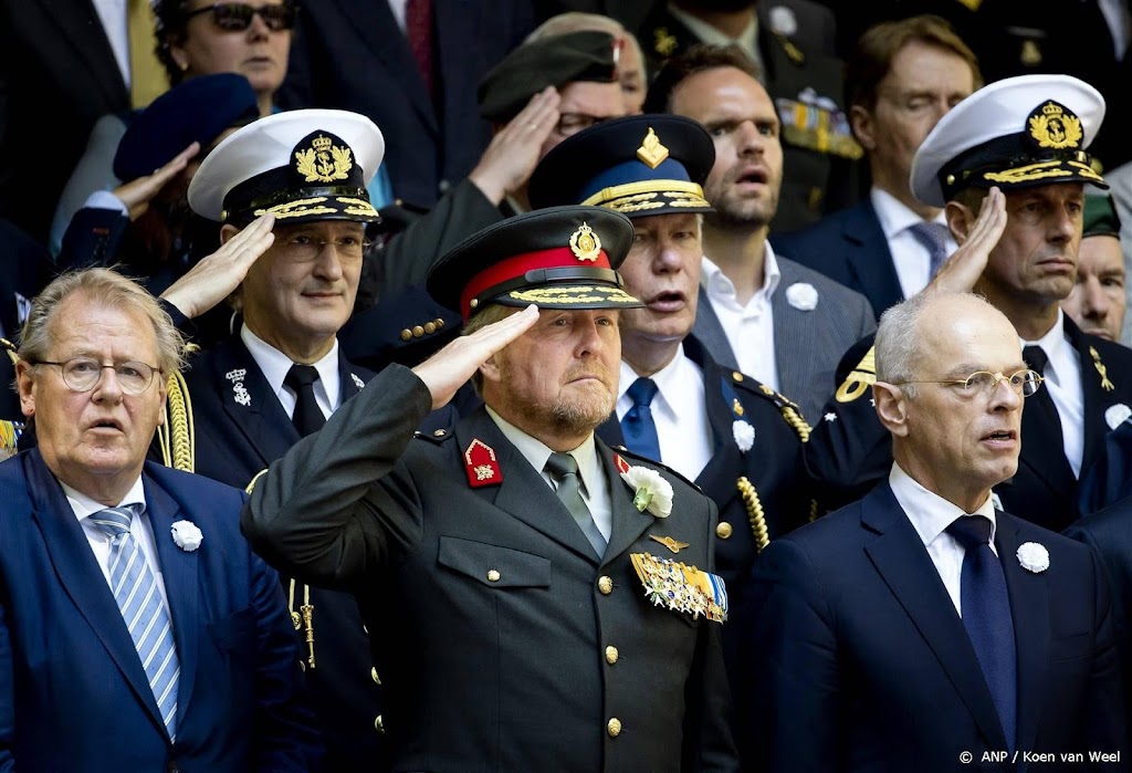 Koning eert veteranen in Den Haag
