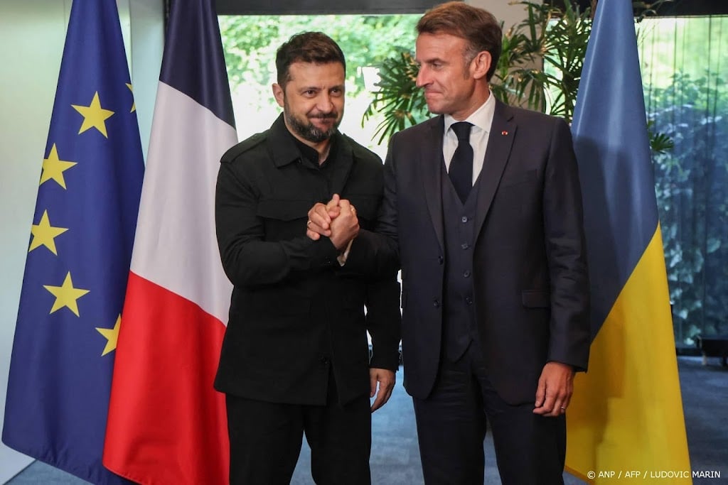 Zelensky wil van Macron gevechtsvliegtuigen kopen