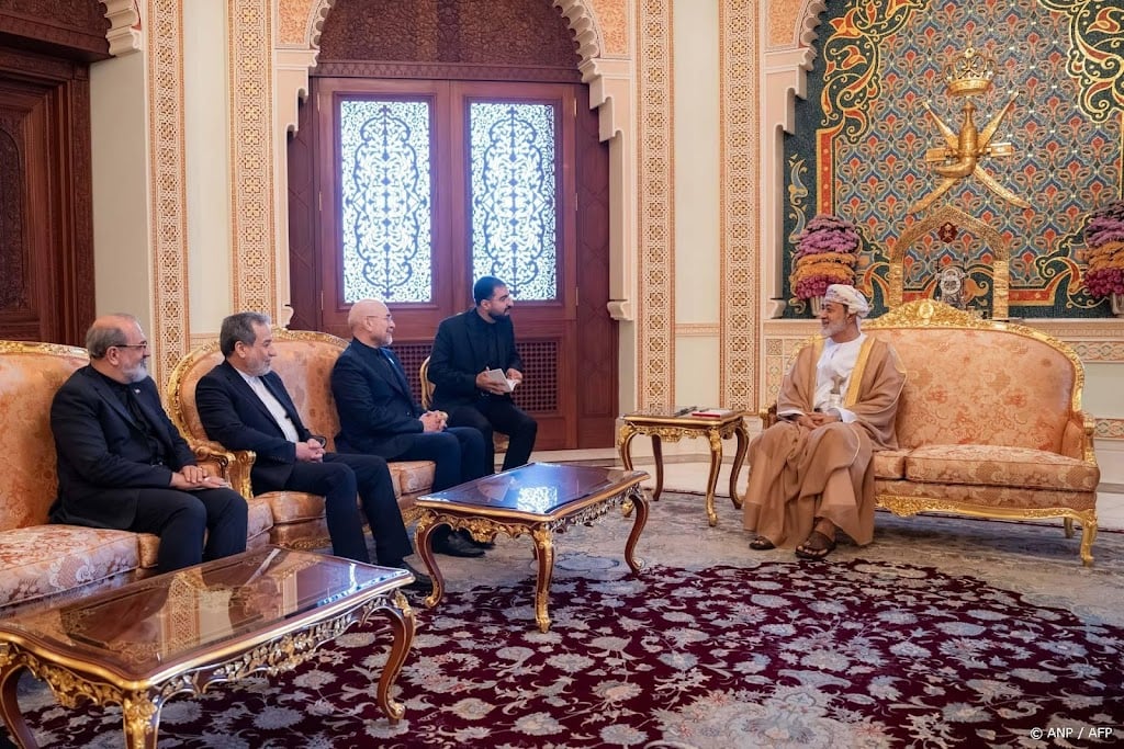Oman wijst tijdelijke vaarroutes aan in Straat van Hormuz