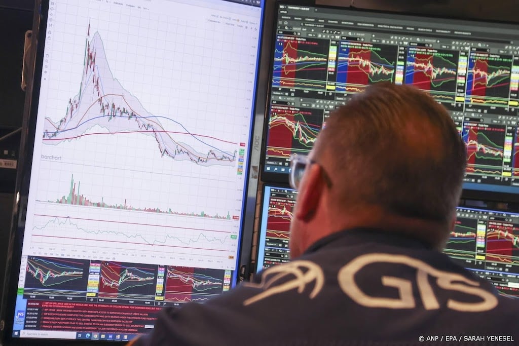 Brentolie voor het eerst sinds begin Iranoorlog onder 75 dollar