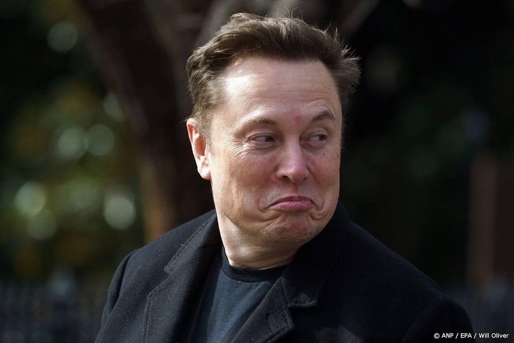 Elon Musk na koersdaling SpaceX geen biljonair meer