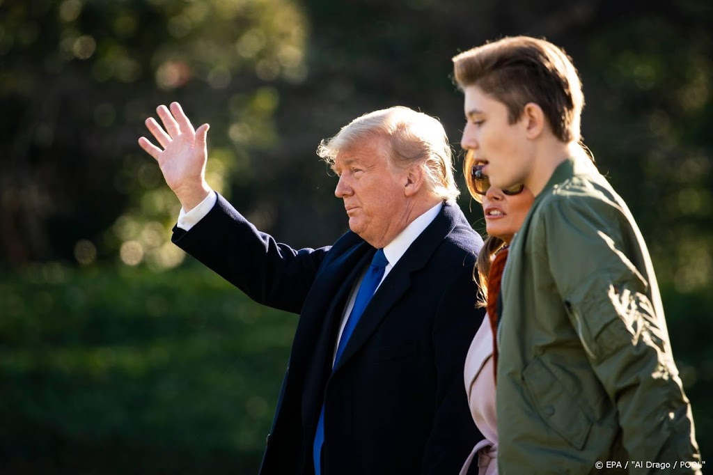 Ondanks oproep Trump gaat school zoontje Barron niet totaal open