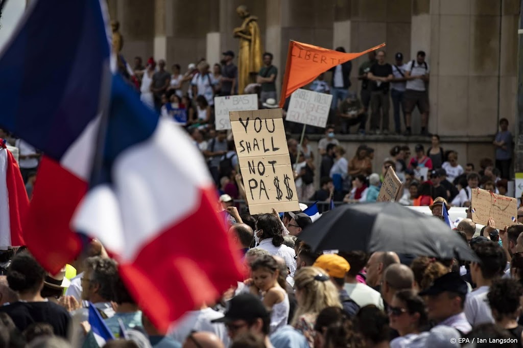 Weer betogen duizenden in Frankrijk tegen 'coronapas'