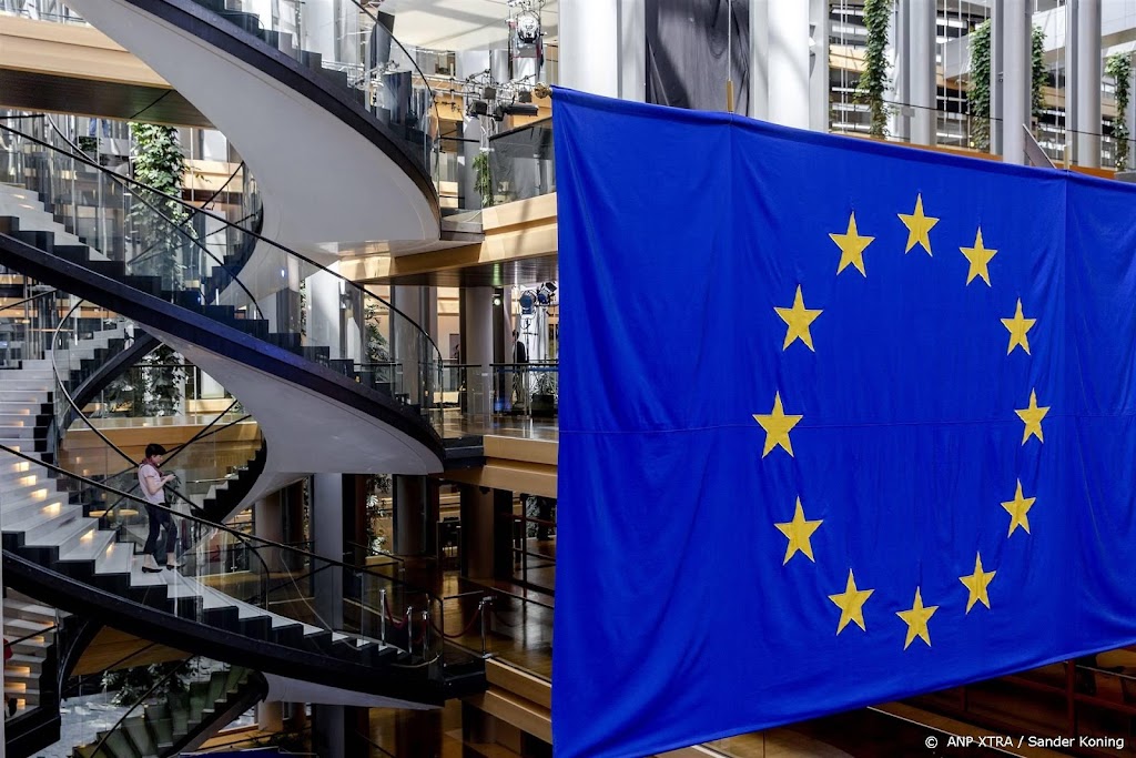 Bedrijvigheid economie eurozone krimpt sterker