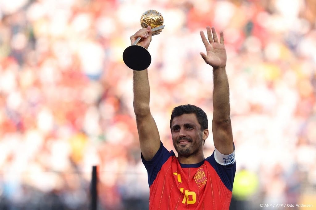Spaanse middenvelder Rodri ondergaat rugoperatie