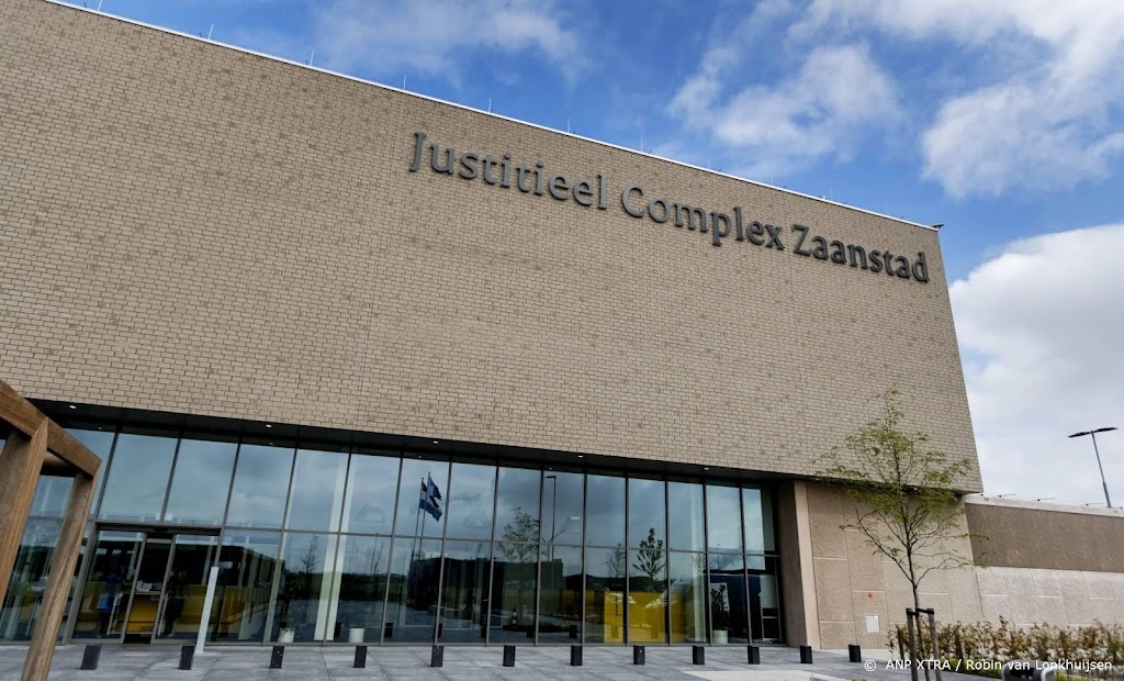 Simkaarten en iPhones gedropt op luchtplaats gevangenis Zaanstad