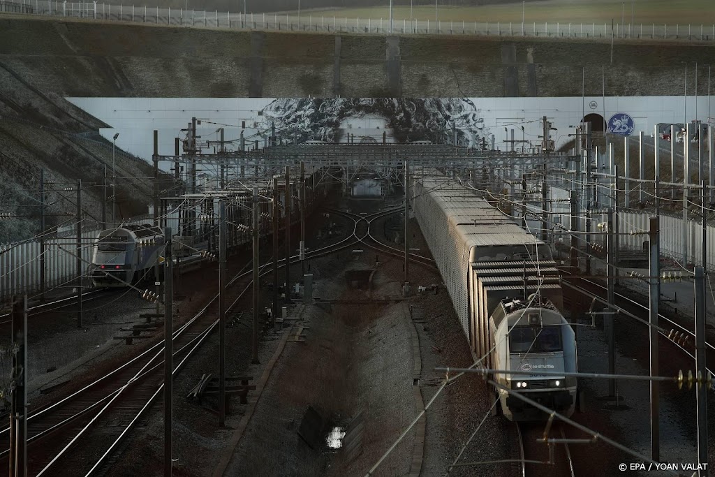 Treinreizigers urenlang vast in Kanaaltunnel: net een rampenfilm