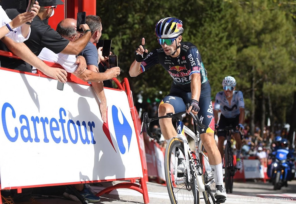 Roglic verkleint met ritzege achterstand op O'Connor in Vuelta 
