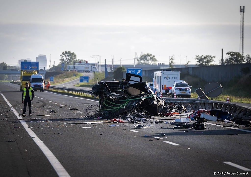 Politie volop bezig met onderzoek na ongeluk A28