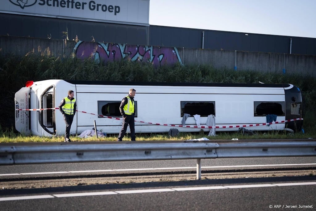 Duitse scholieren opgevangen in sporthal in Wezep na ongeluk A28