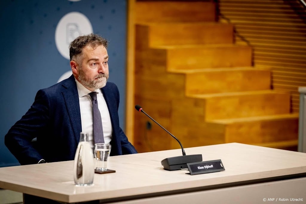 Dijkhoff: steun voor coronamaatregelen nam na verloop van tijd af