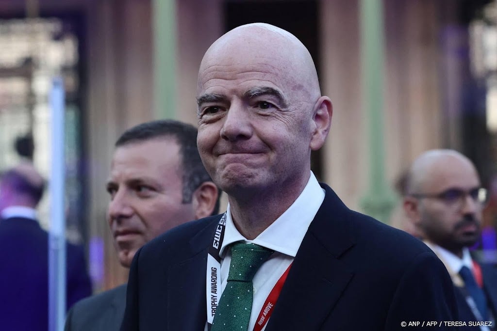Oud-topvoetballers keren zich tegen FIFA-voorzitter Infantino