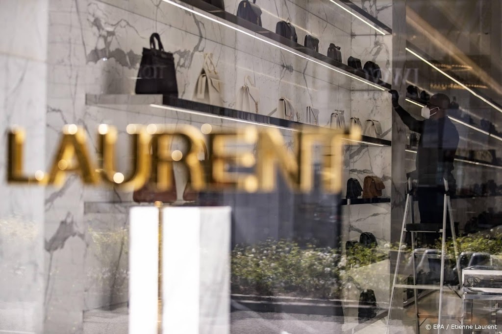 Franse modemerken Saint Laurent en Brioni stoppen met bont 