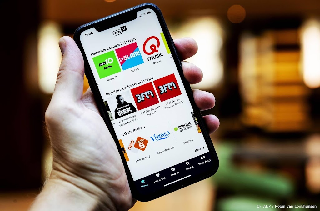 Commerciële radiozenders mogen hun frequenties langer houden