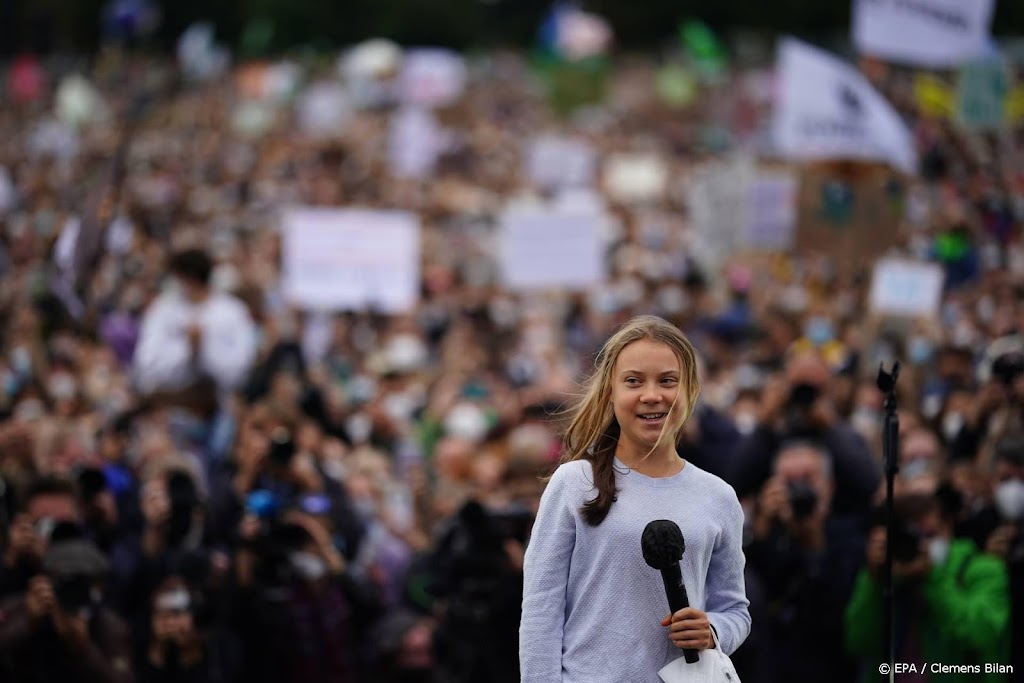 Greta Thunberg spreekt tienduizenden toe op klimaatprotest Berlijn
