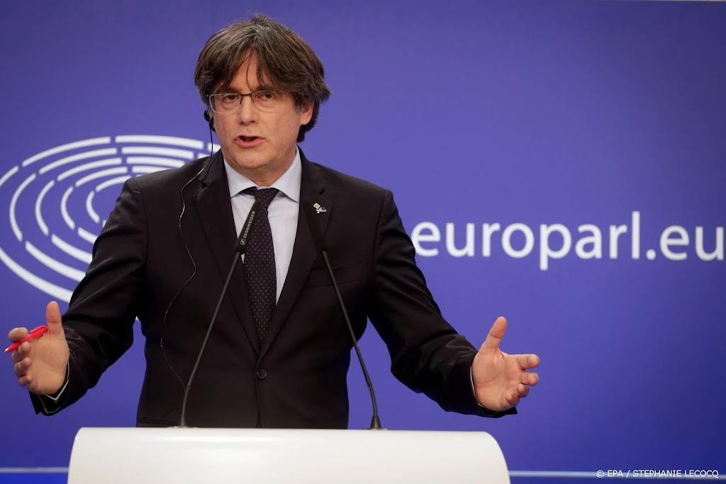 Puigdemont weer vrij maar mag Sardinië niet verlaten