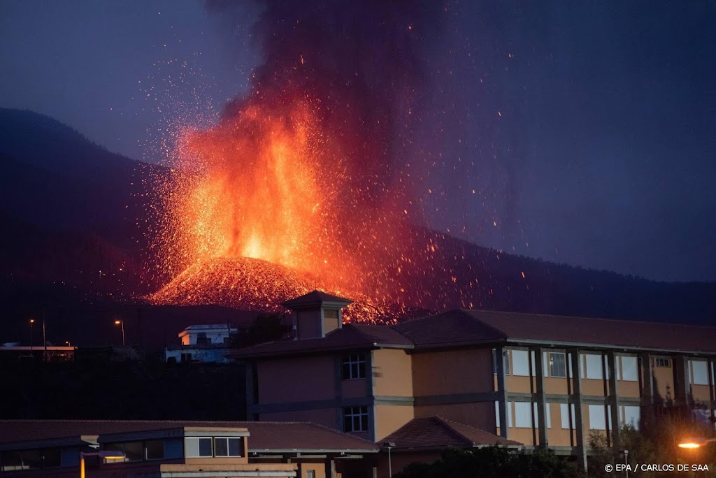 Brandweer op La Palma trekt zich terug wegens explosies vulkaan