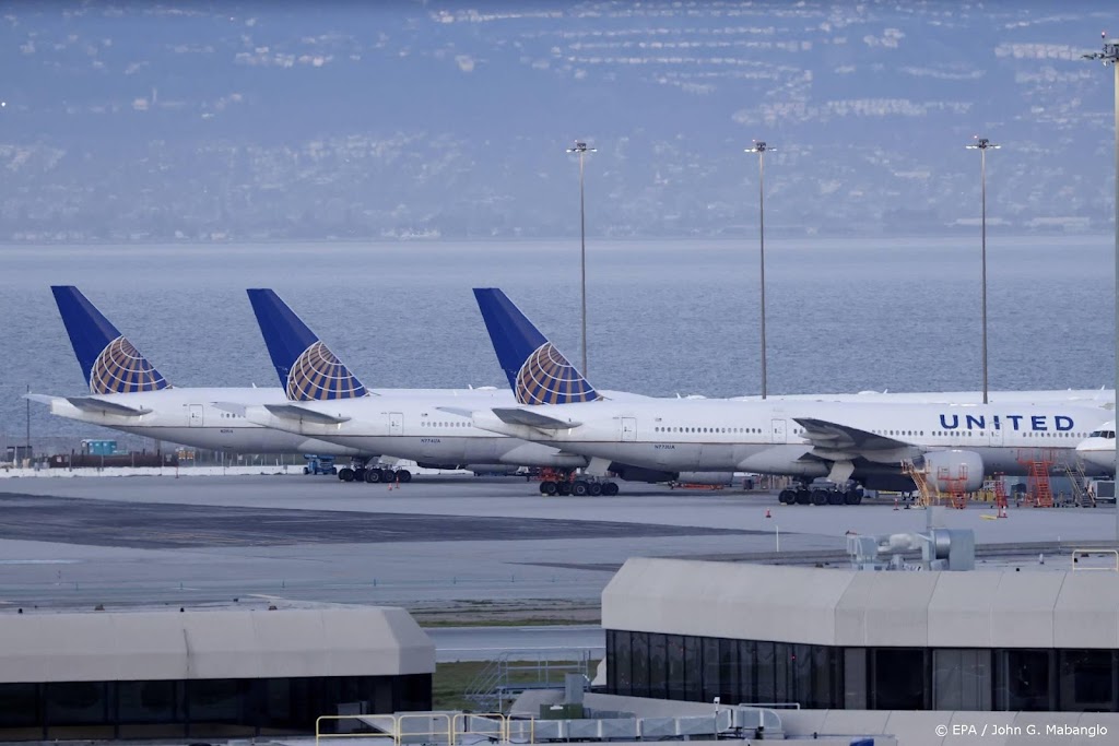 Boete United Airlines voor langdurige vertragingen op vliegveld