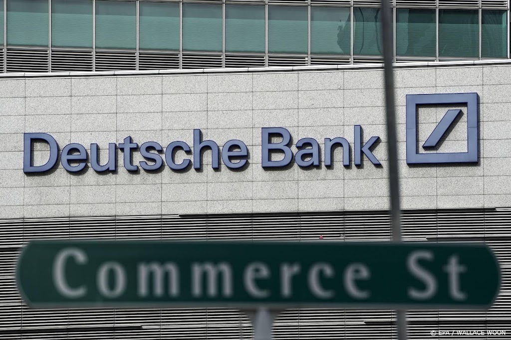 Deutsche Bank schikt met beleggers over laks toezicht op Epstein
