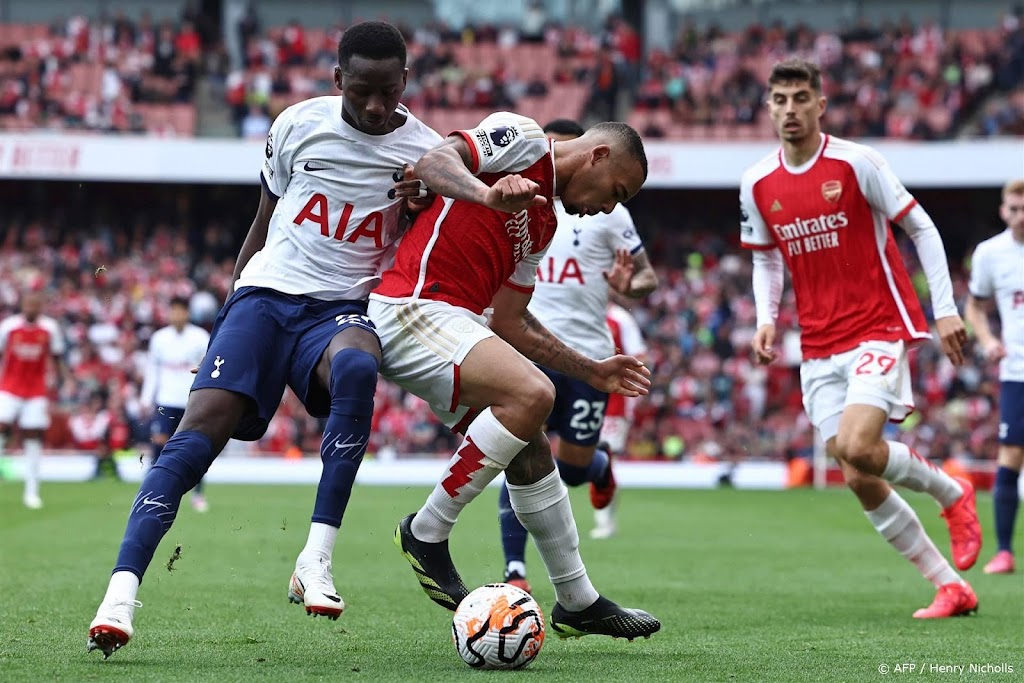 Rivalen Arsenal en Tottenham na vermakelijk duel in evenwicht