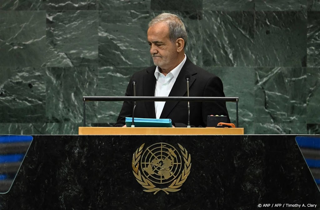 President Iran waarschuwt voor 'onomkeerbare gevolgen' oorlog