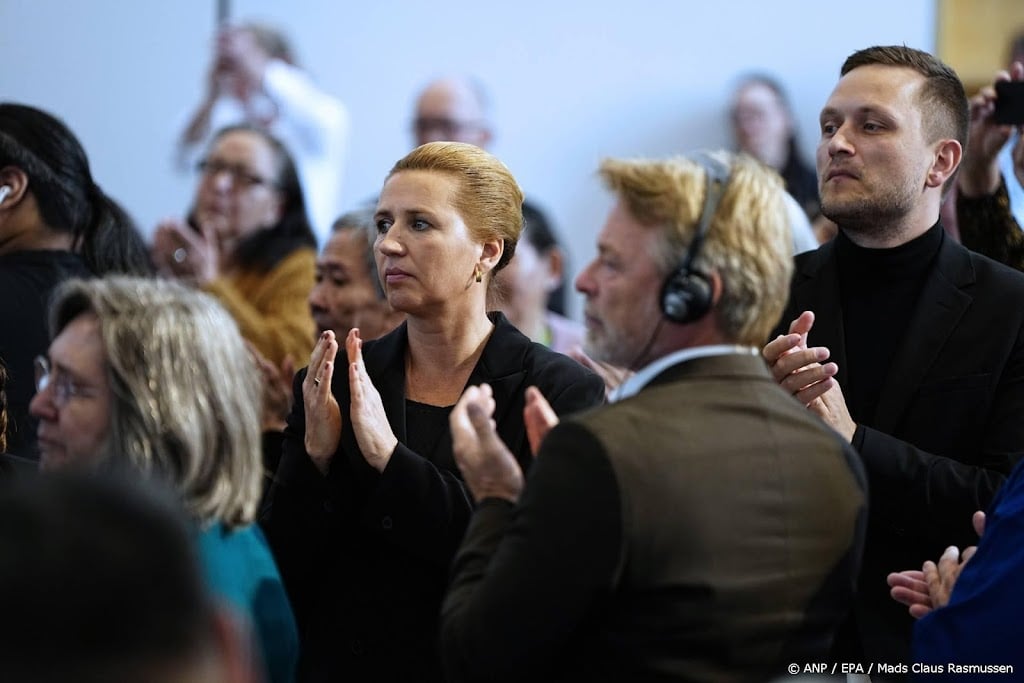 Deense premier maakt in Groenland excuses voor spiraaltjes