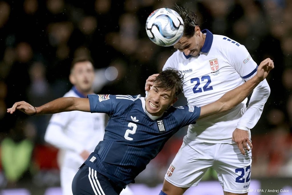 Griekenland verrast Servië met late goal van Douvikas