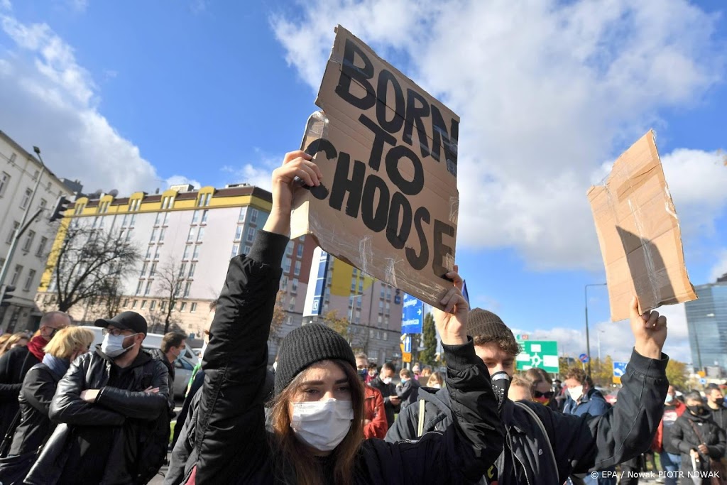 Veel arrestaties bij Poolse protesten tegen inperking abortus