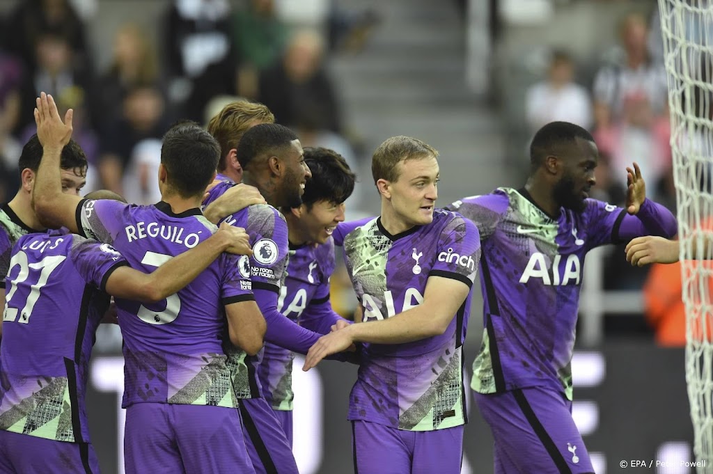 Spurs raken verder achterop in Premier League