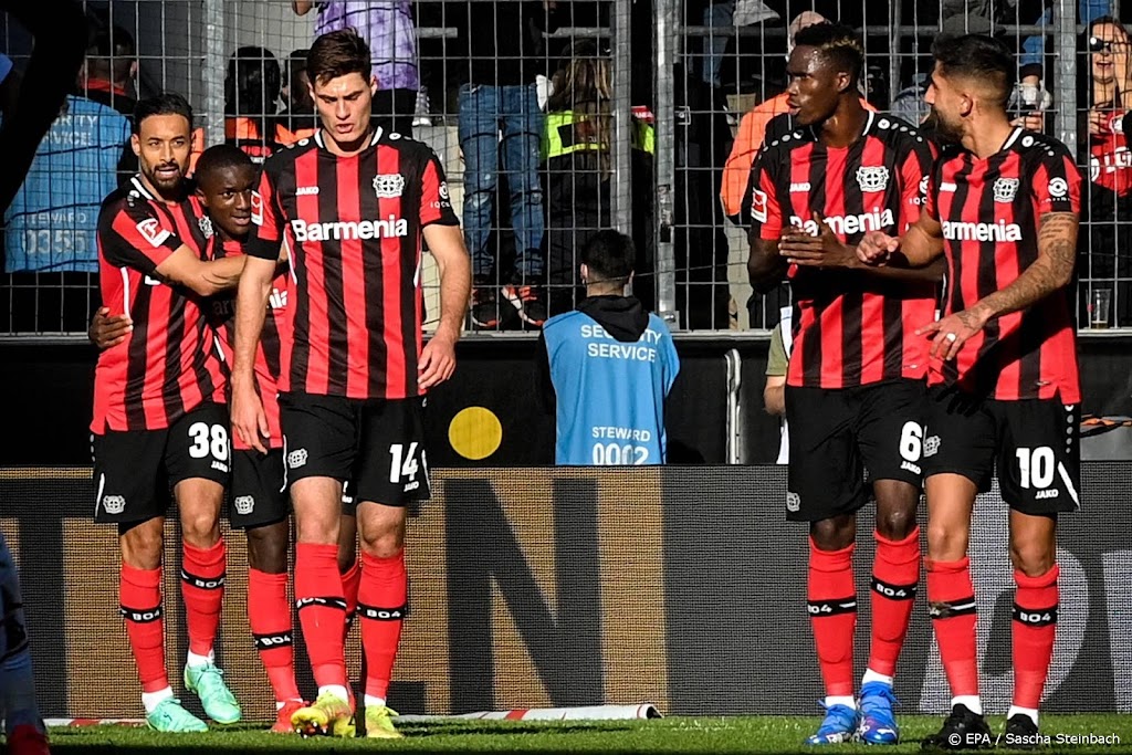 Leverkusen verspeelt weer punten en raakt aansluiting kwijt