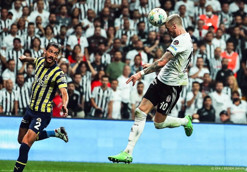 Razendsnel doelpunt Weghorst niet voldoende voor zege Besiktas
