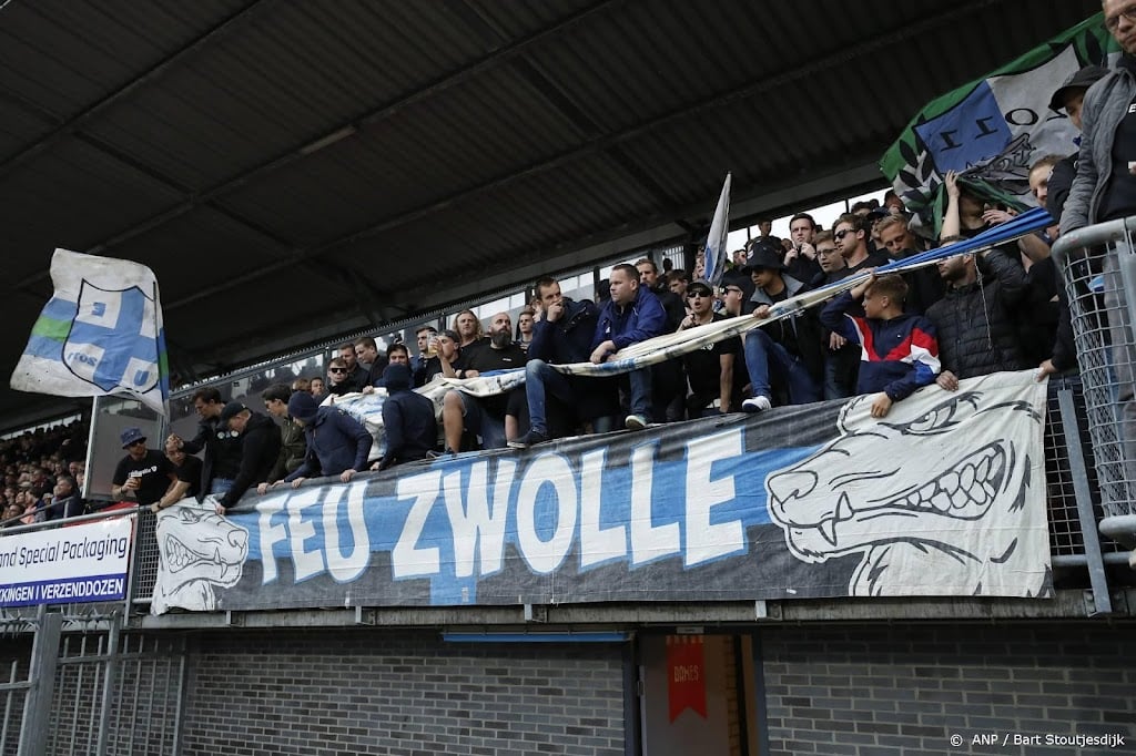 Van den Belt helpt PEC Zwolle aan zege op Jong FC Utrecht 