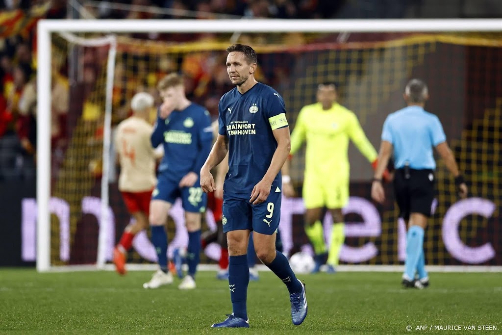 PSV speelt bij RC Lens opnieuw gelijk (1-1) in Champions League