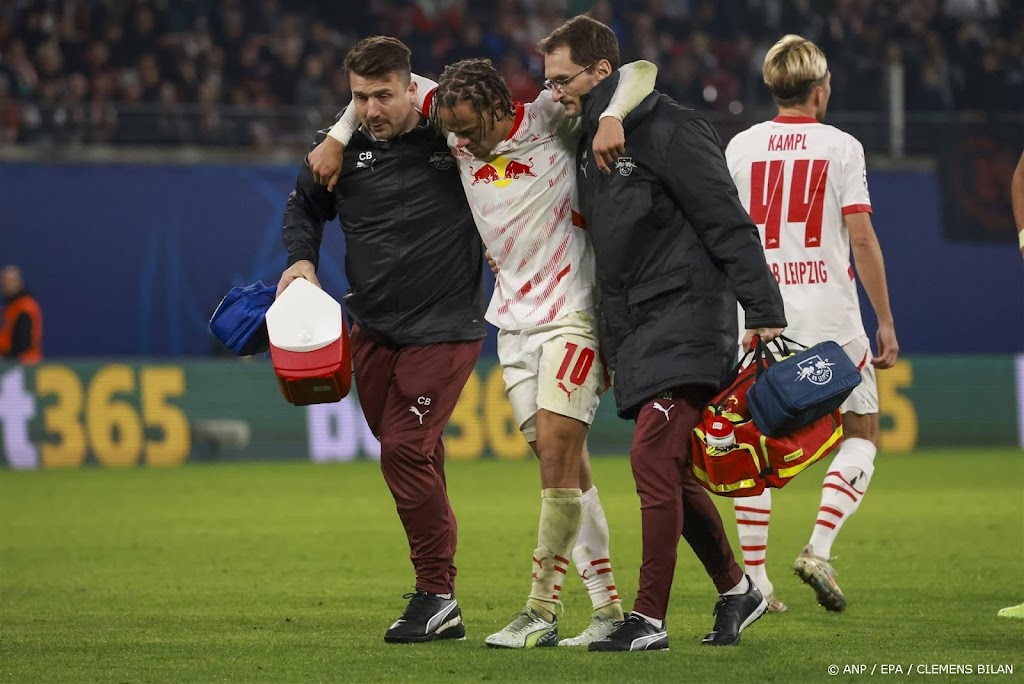 Oranje-international Simons loopt enkelblessure op bij Leipzig