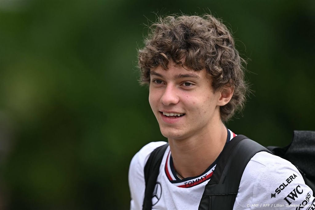 Antonelli neemt Mercedes van Hamilton over in training Mexico 