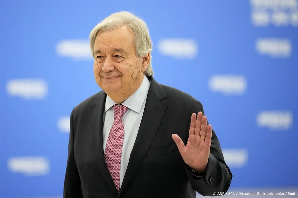 VN-chef Guterres pleit op top in Rusland voor vrede in Oekraïne