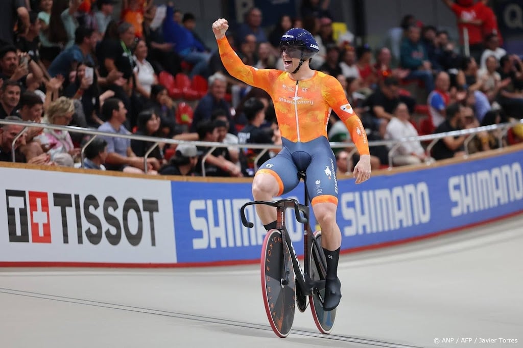 Lavreysen verovert vierde wereldtitel op sprintonderdeel keirin