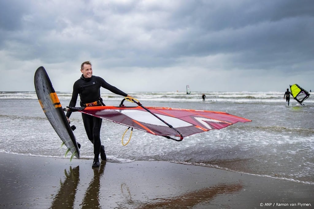 KNMI waarschuwt voor zware windstoten zondag in het noorden 