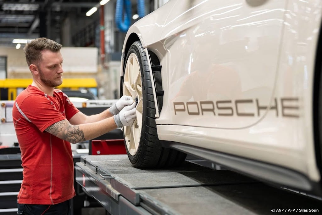 Winst Porsche gekelderd om koerswijziging elektrische auto's