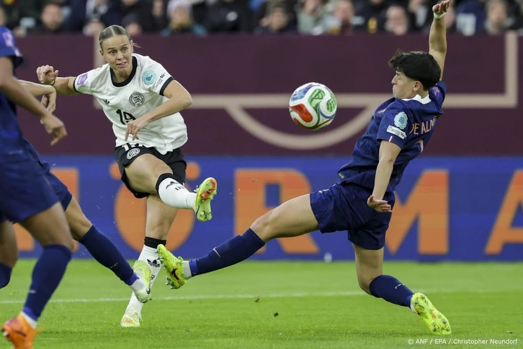 Bühl helpt Duitsland aan zege in halve finale Nations League