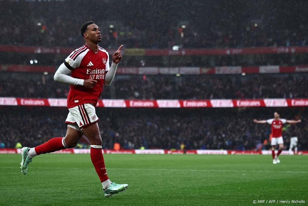 Arsenal klopt Everton en dicht gat met koploper Manchester City
