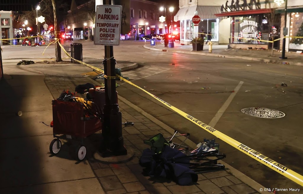 Zesde dode in bloedbad Wisconsin nadat auto inreed op kerstparade