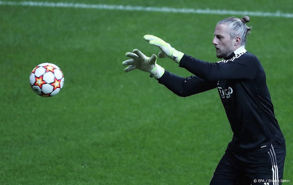 Ajax-trainer Ten Hag noemt Pasveer beste keeper van Nederland