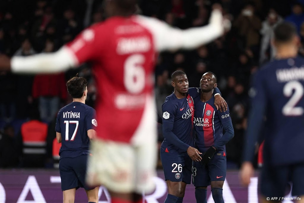Paris Saint-Germain slaat aanval van AS Monaco op koppositie af
