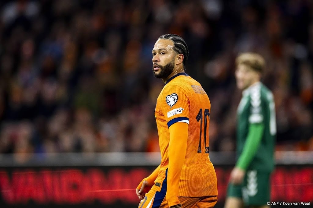 Depay voorlopig aan de kant met knieblessure 
