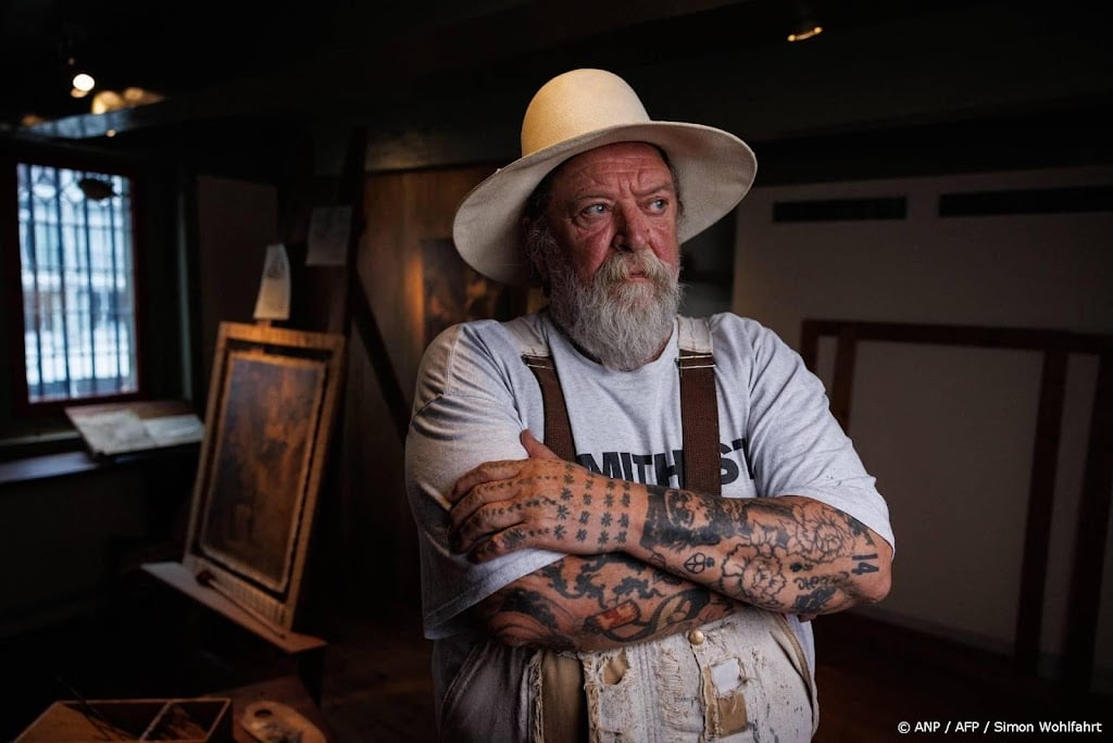 Ludieke actie Henk Schiffmacher na vondst 17e-eeuwse tatoeage