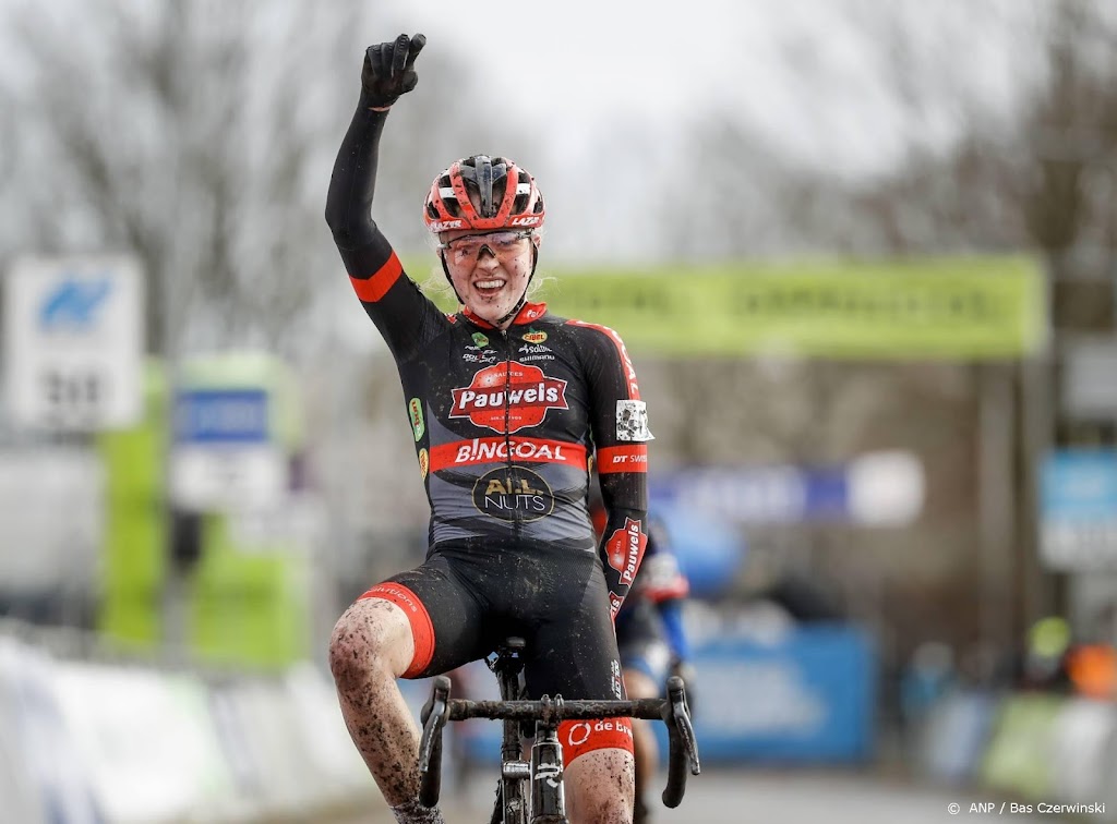 Geblesseerde veldrijdster Van Empel mist wedstrijd in Gavere