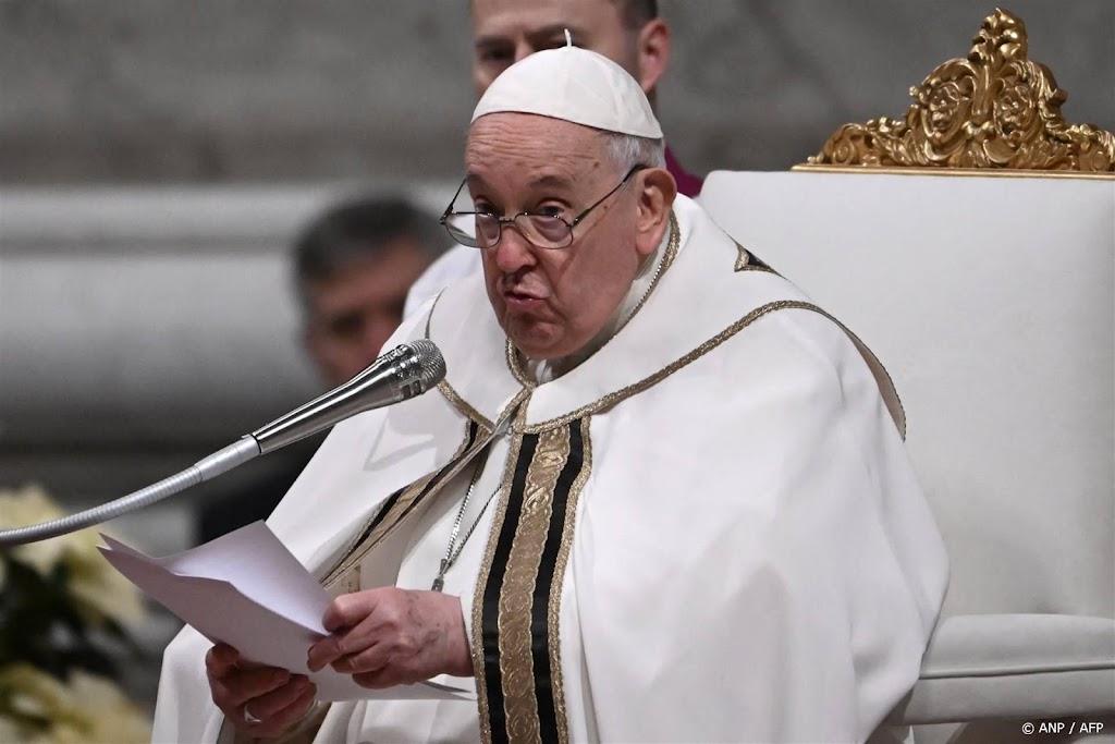 Paus roept op tot vrede en denkt aan Bethlehem op kerstavond