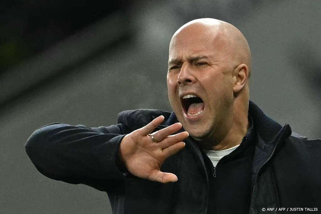 Liverpool-coach Slot noemt balans spelhervattingen frustrerend